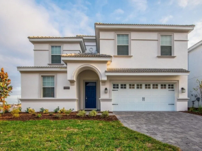 10 Bed Space For Everyone! 9 Bedroom Villa