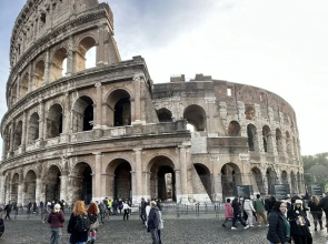 4 Bed-sleeps 8-central Rome-5 Min to Colosseum