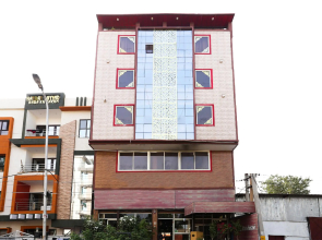 OYO 10137 Hotel Vaishnavi