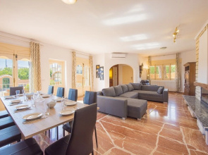 Villa - 6 Bedrooms with Pool and WiFi - 105023