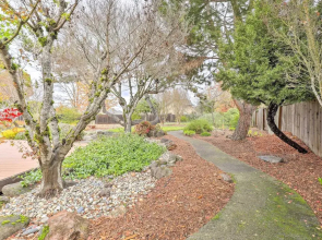 Peaceful Windsor Retreat w/ Private Hot Tub!