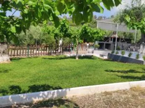 Garlis Apartments