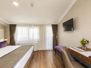 Meroddi La Porta Hotel