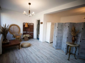 Arad Apartment - Vintage Design