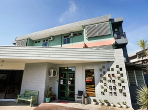 OYO 89603 Treeline Urban Inn