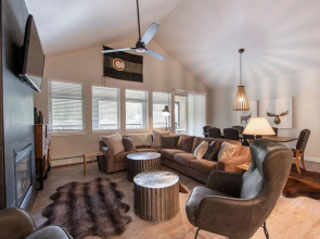 Ski Penthouse with Base View Private Deck - Fraser Crossing/Founders Pointe Premium-Rated 4675