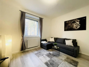 Newly Furnished Beautiful Apartment In The Center With Smart TV