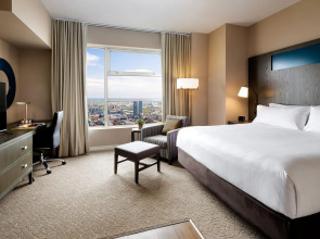 One King West Hotel & Residence