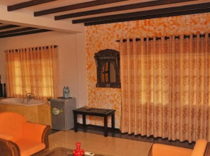 Solomon Beach Hotel