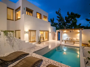 Villa Oasi 1 by Alfred in Bali - Brand New Tropical Luxury 3 BR Bingin Beach