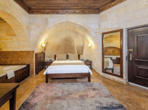 Arien Cave Suites