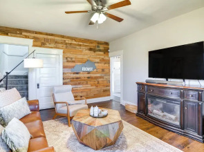 15 Mi to Dtwn Lexington: Serene Wilmore Home!