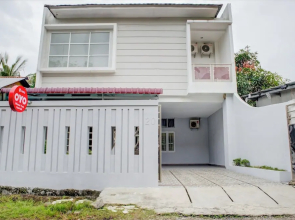 Wisma Yani Syariah by OYO Rooms