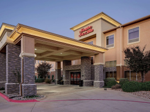 Hampton Inn & Suites Denton