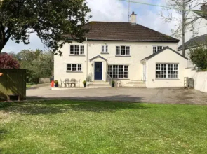 Lynwood House Bed And Breakfast