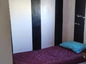 La maison de Salah, maison tipique chambre individuelle salle de bain et la cuisine et sejour en partagées avec moi