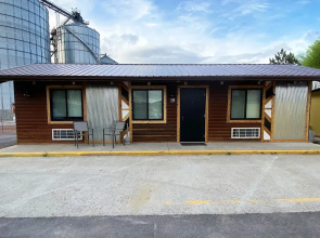 Hansen Inn and Cabins