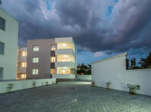 Villa Star 6 a centrally located ap. with a pool