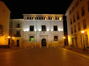 Avenida Plaza