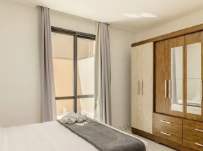 1BR Apt w/ Pool 650m From Beach Pdn0113