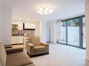 Comfy Flat w Patio 3 min to Beach in Bodrum