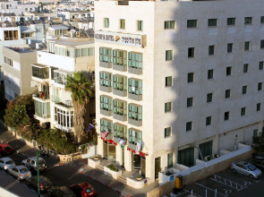 Sea Side by Zvieli Hotels