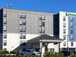 Holiday Inn Express & Suites Central Omaha by IHG