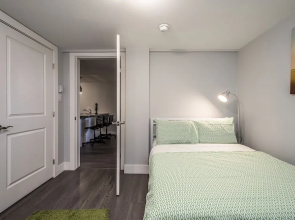 Spacious DAL & Downtown Apartments