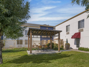 Best Western Plus Twin View Inn & Suites
