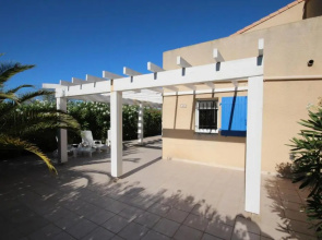 Belle villa 3 chambres grande terrasse vue réserve naturelle dans résidence sécurisée avec piscine commune 800m de la mer Un vrai Havre de Paix LRCS107