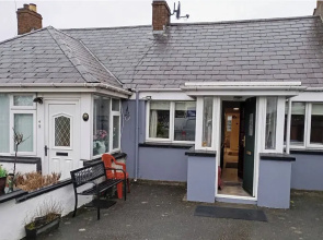 Cosy Cottage- Sleeps 4, Free Parking & Golf Nearby