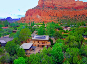 Red Rock Views & Fire Pit: Stunning Sedona Home