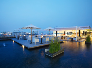 Centara Watergate Pavilion Hotel Bangkok