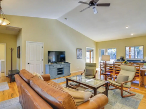 Close to Hot Springs: Chalk Creek Meadows Home!