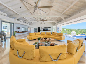 Swanky Caribbean Estate, Ocean Views, Heated Pool, AC, Free Wifi, Ping Pong, Pool Table