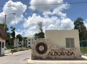Cozy mex house well linked to the beach. A/C, Netflix and WiFi