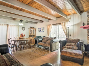 5 Mi to Lake Arrowhead Village: Cabin w/ Game Room