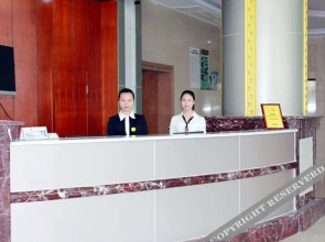Lily Hotel