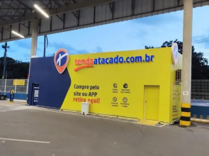 Apartamento com piscina e churrasqueira em Ubatuba