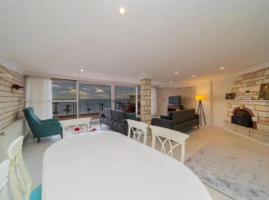 Flat With Terrace Next To Konyaalti Beach