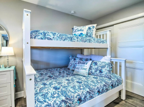 Beautiful Lakeview Home: Near Bull Shoals Lake!