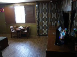 Goodstay Opera Motel