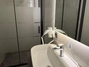 The Pearl Airport Hotel