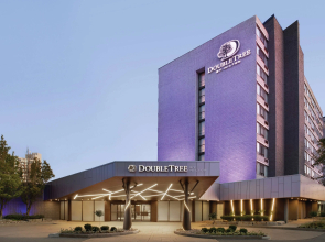 DoubleTree by Hilton Toronto Airport West