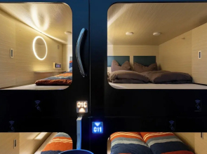 Mue Cubes - Capsule Hotel