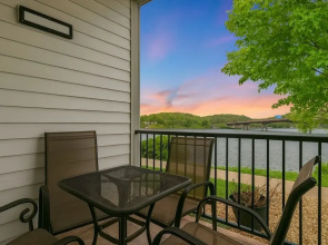 Steps to Water, Serene View, Updated Condo Family Fun w/ 3 Pools in Camdenton