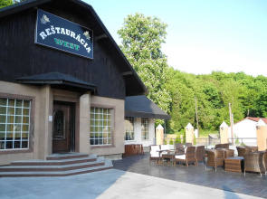 Hotel West