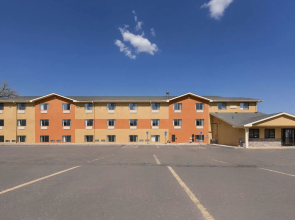 Harmony Inn & Suites