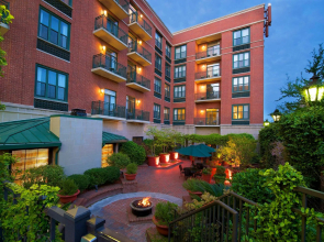 Courtyard by Marriott Savannah Downtown/Historic District