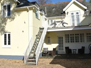 Somerville Coach House 4